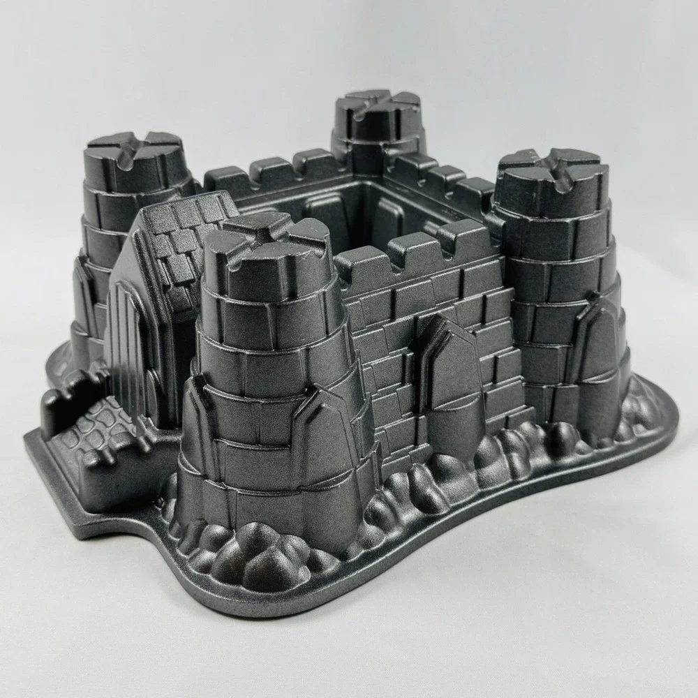 Nordic Ware Castle Bundt Pan 10 Cup Cast Aluminum Nonstick Medieval Cake Mold US